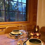 Hippu In Peaceful Location Near Äkäslompolo