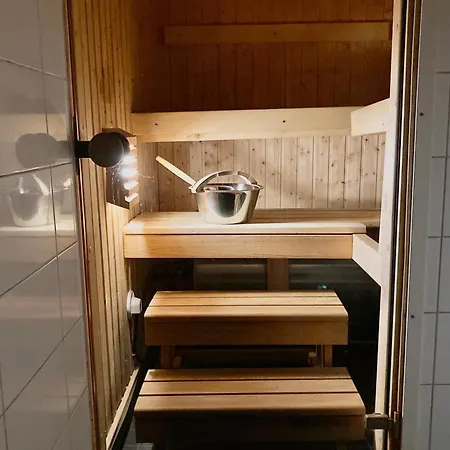 Hippu In Peaceful Location Near * Äkäslompolo