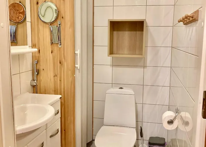 Hippu In Peaceful Location Near