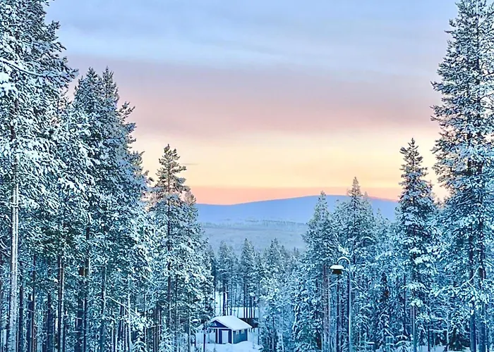 Chalet Hippu In Peaceful Location Near Äkäslompolo